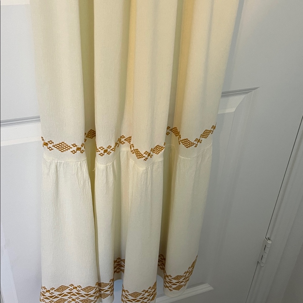 In loom dress. - Picture 9 of 11